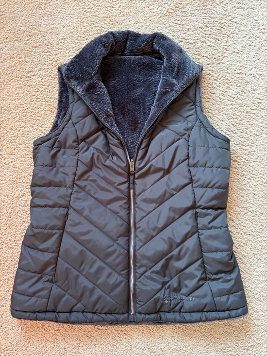 Free Country Jackets & Blazers - Free Country reversible vest black nylon/ dark gray plush pockets women’s M